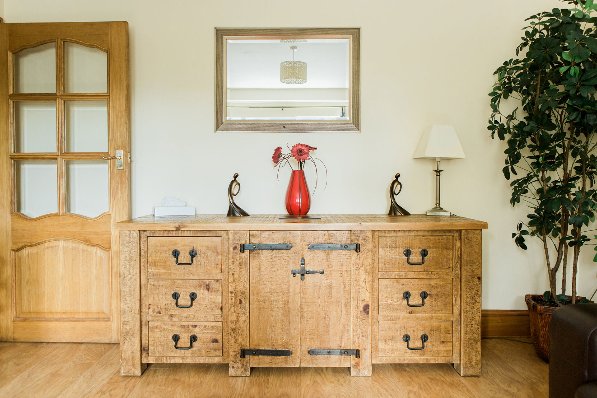 The Oakeley Arms Cottages