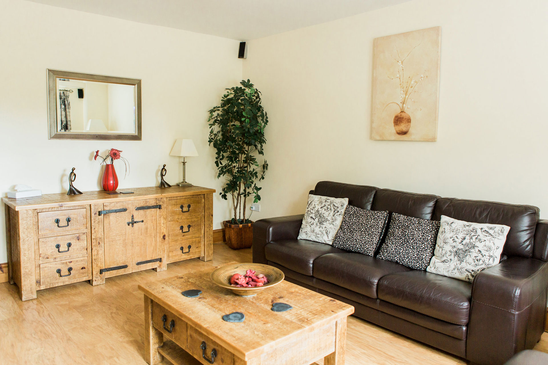 The Oakeley Arms Cottages