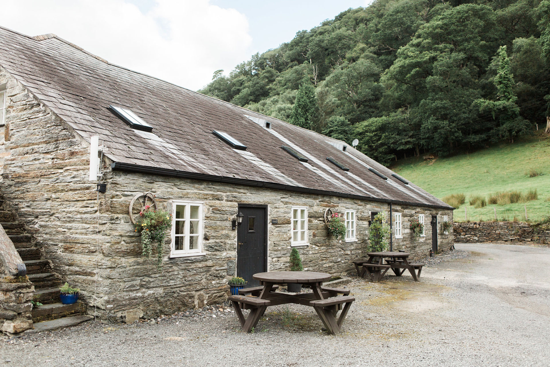 The Oakeley Arms Cottages